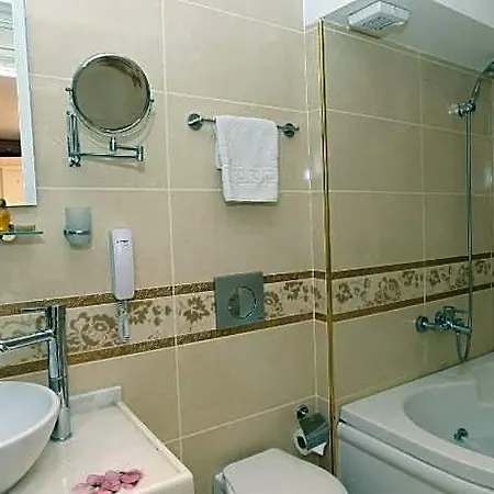 Sirkeci Park 3*